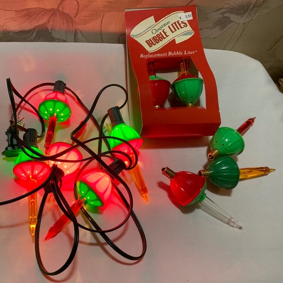 Vintage Working String of Bubble Lights and Four (4) Replacement Bulbs - Picture 2 of 3